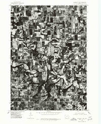 Decorah 2 NW Iowa Historical topographic map, 1:24000 scale, 7.5 X 7.5 Minute, Year 1975