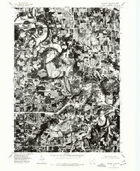 Decorah 2 SE Iowa Historical topographic map, 1:24000 scale, 7.5 X 7.5 Minute, Year 1975