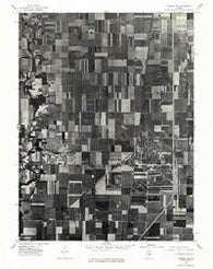 Tuscola SE Illinois Historical topographic map, 1:24000 scale, 7.5 X 7.5 Minute, Year 1975